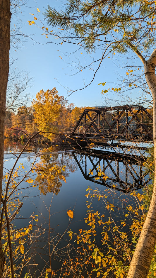 Trouve le kayak à Sherbrooke près du pont Noir et du Parc Jacques-Cartier le 21 octobre 2026