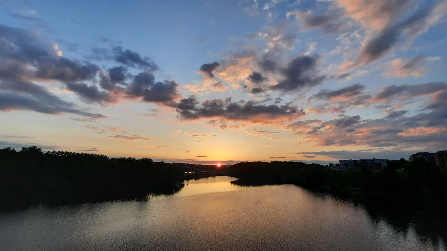 Trouve Le Soleil Du 6 Juin 2021 (Vue Sure) 5H11