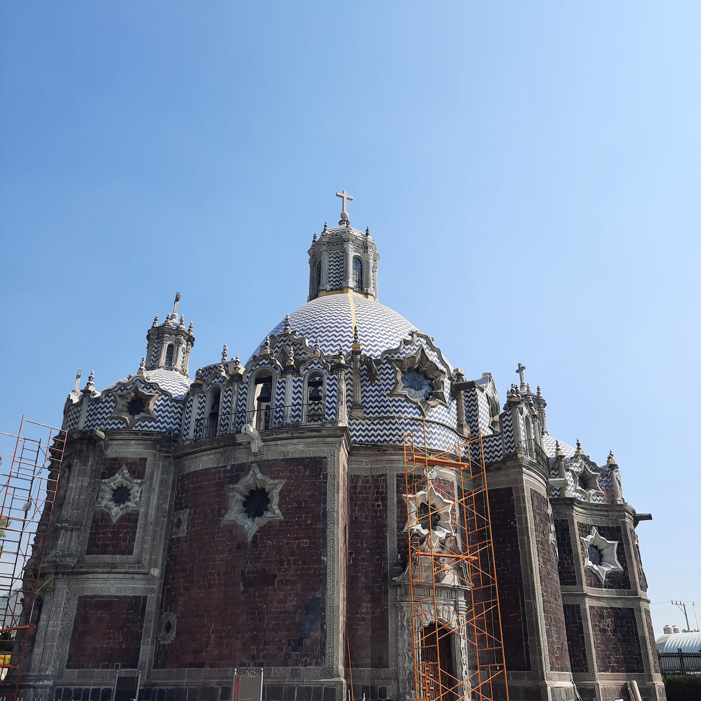 Basilique Notre-Dame-De-Guadalupe De Mexico (10 Photos)